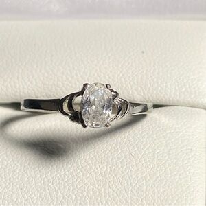 925 Sterling Silver Ring with Clear Gemstone